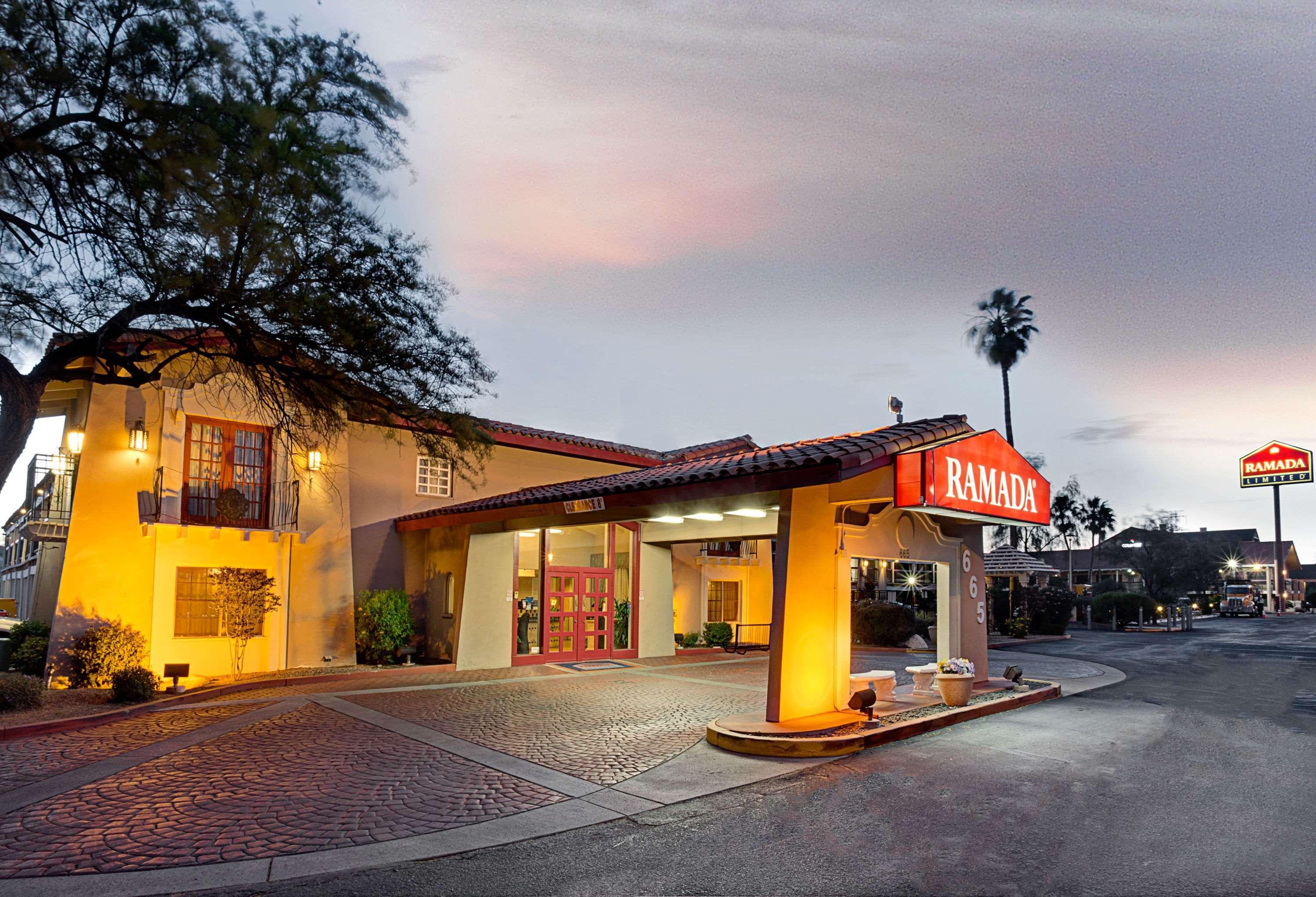 Days Inn By Wyndham Tucson City Center Exterior foto