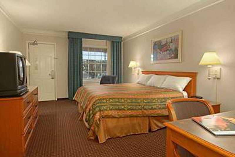 Days Inn By Wyndham Tucson City Center Habitación foto